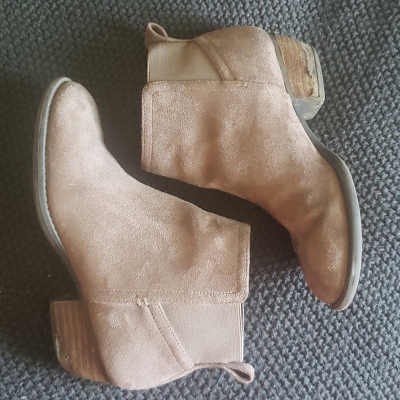 Dr. Scholl's Shoes - Taupe Faux Suede Booties